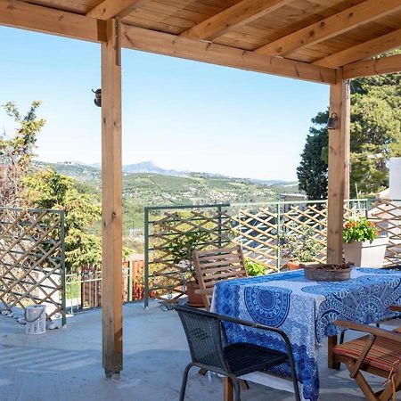 Cozy Studio In Dafnes Near To Heraklion Apartment Dhafnes Exterior photo