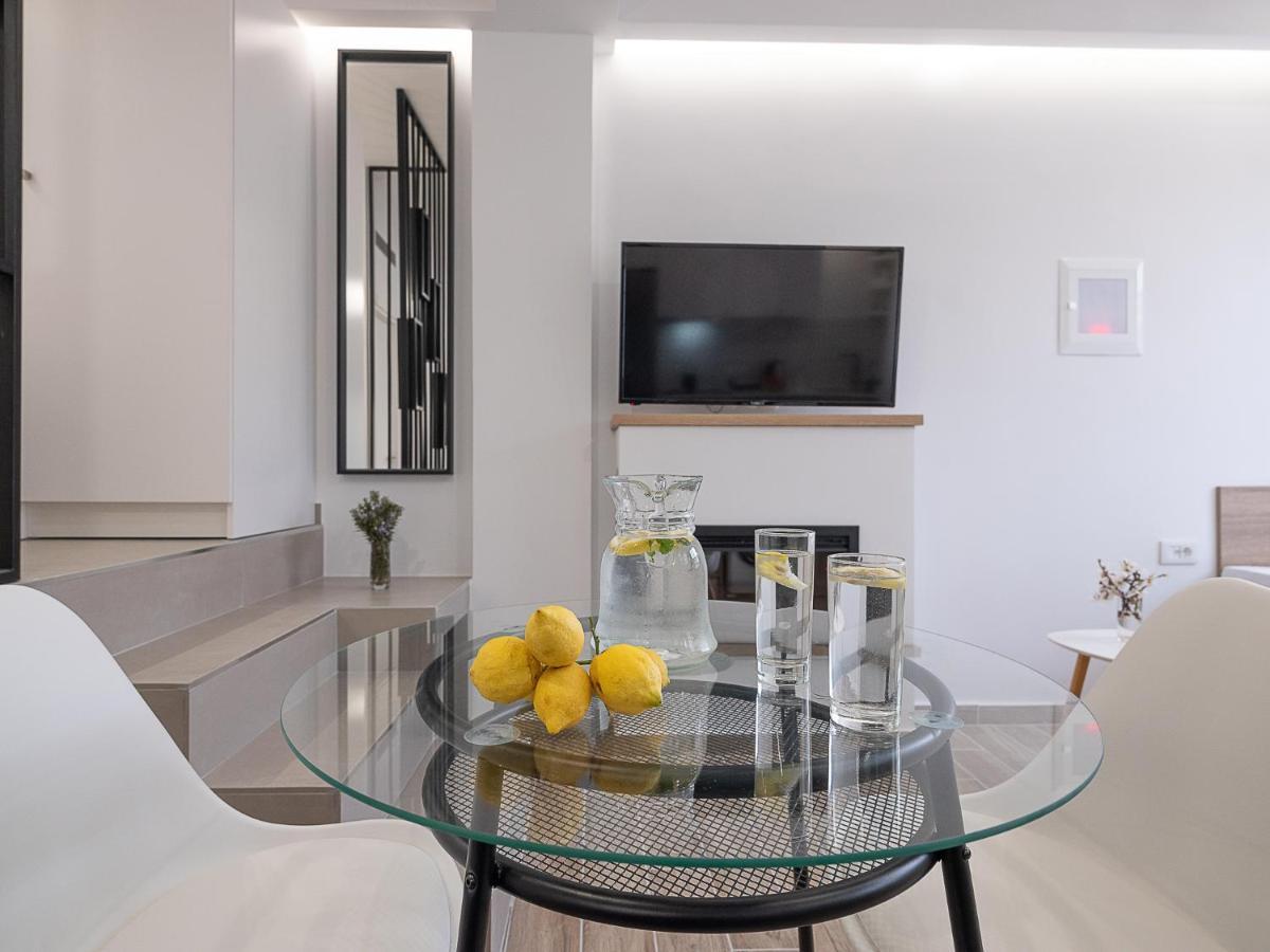 Cozy Studio In Dafnes Near To Heraklion Apartment Dhafnes Exterior photo